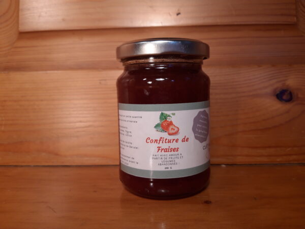 Confiture de fraises produite par l'association Cultive-Toi